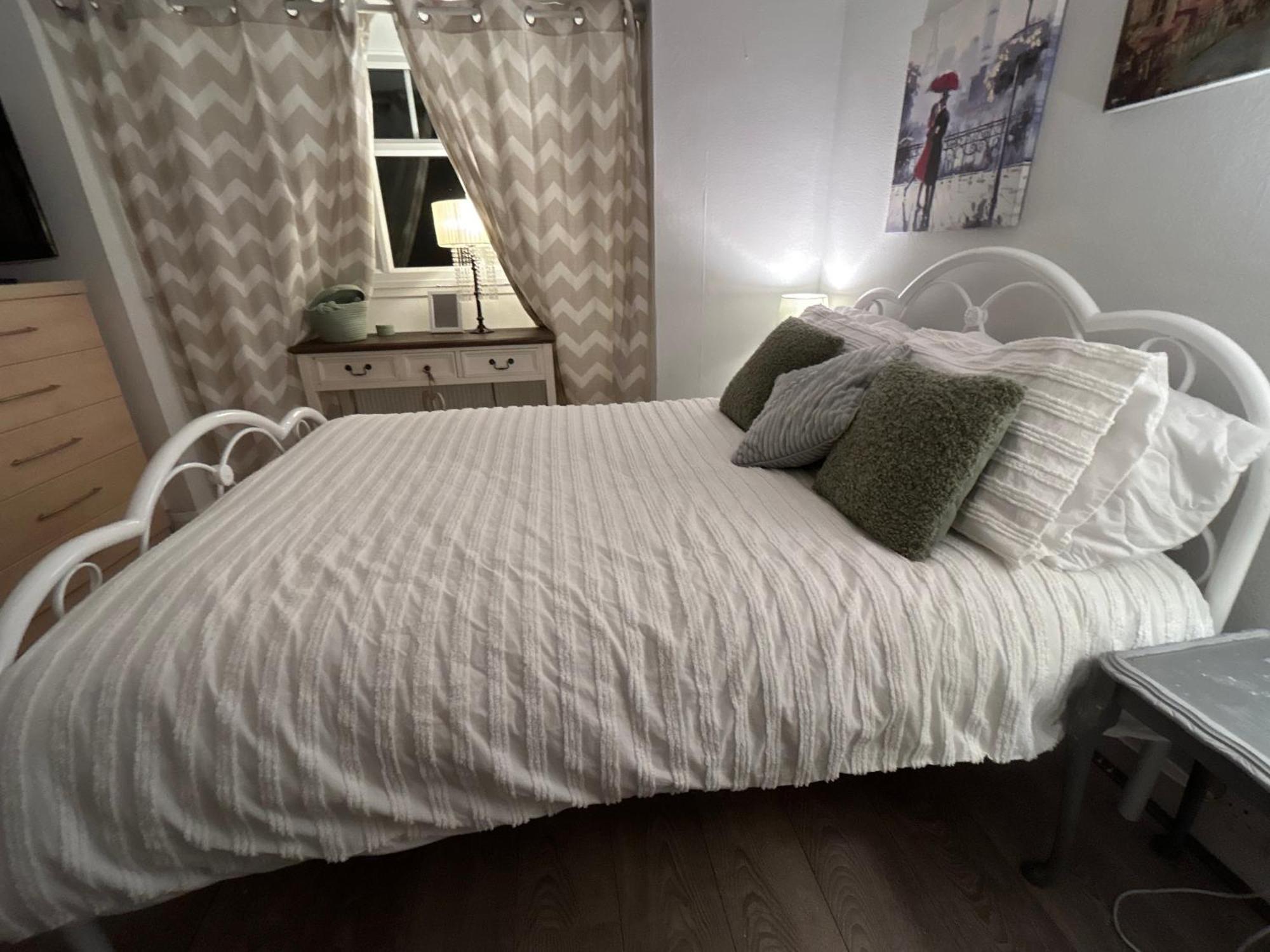 Redditch Rest Near Town Centre & Transport Links公寓 外观 照片