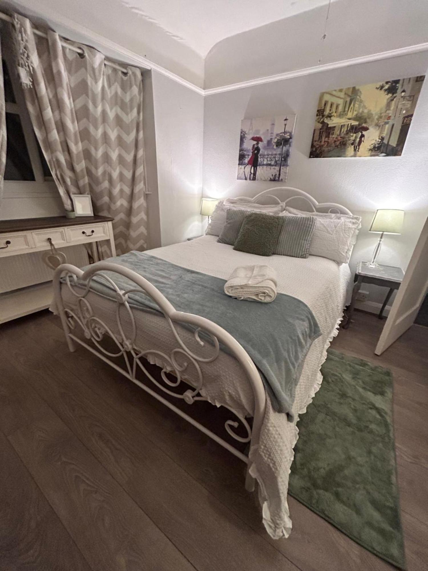 Redditch Rest Near Town Centre & Transport Links公寓 外观 照片