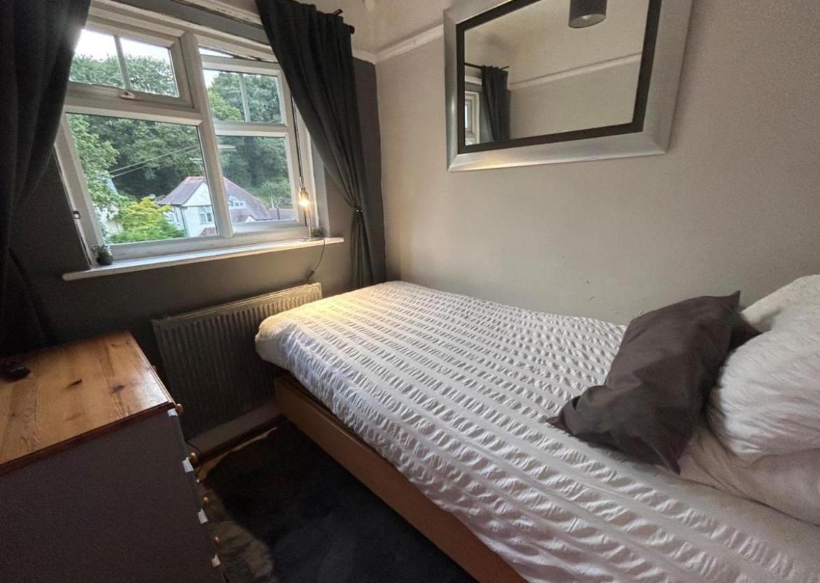 Redditch Rest Near Town Centre & Transport Links公寓 外观 照片